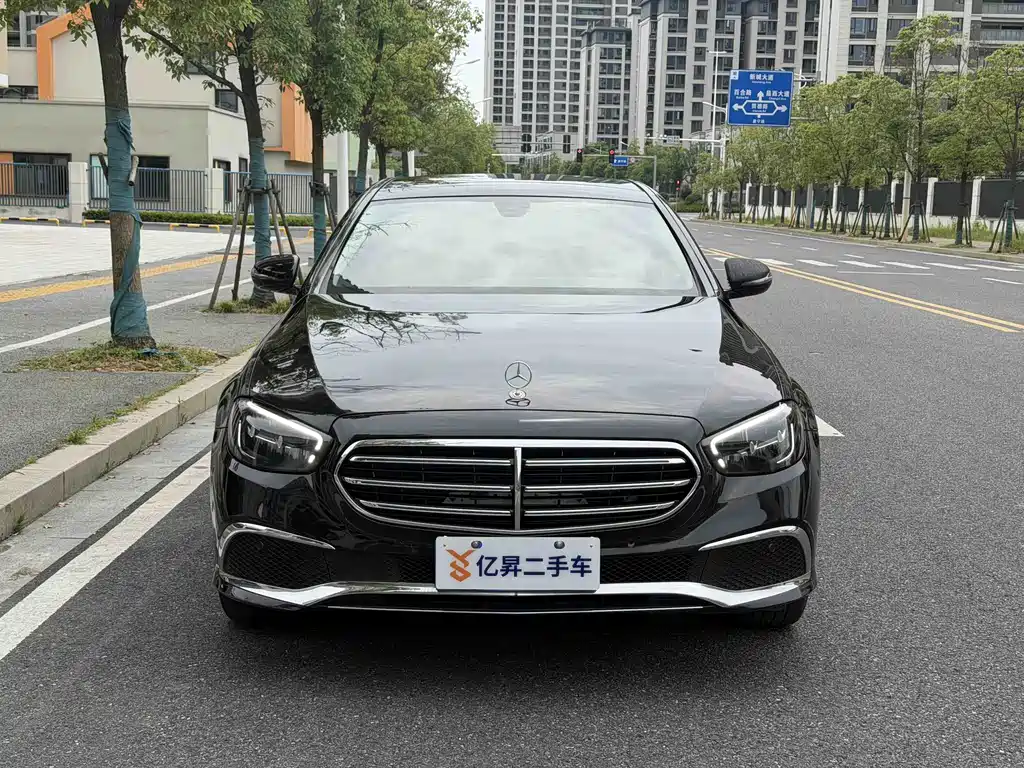 Mercedes-Benz E-Class 2022 — фото 2