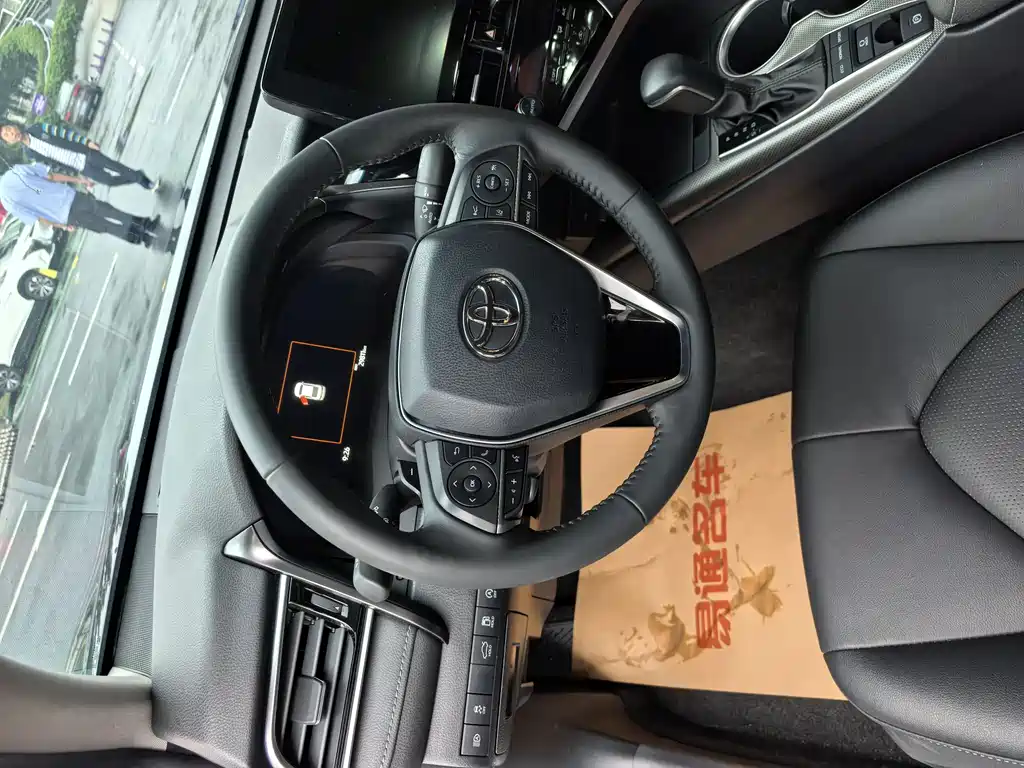 Toyota Camry 2022 — фото 18