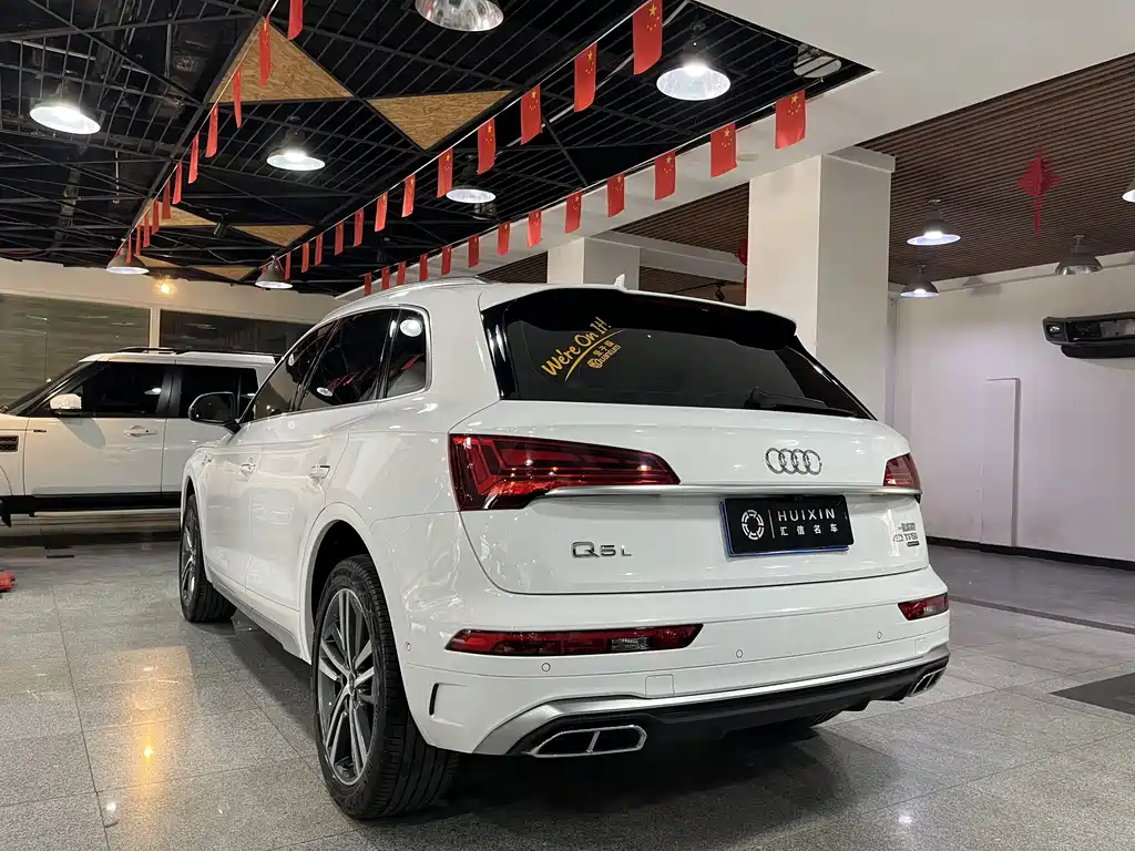 Audi Q5L 2023 — фото 15