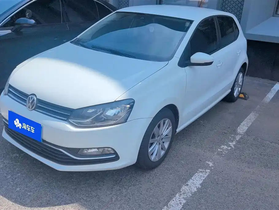 Volkswagen Polo 2015 — фото 1
