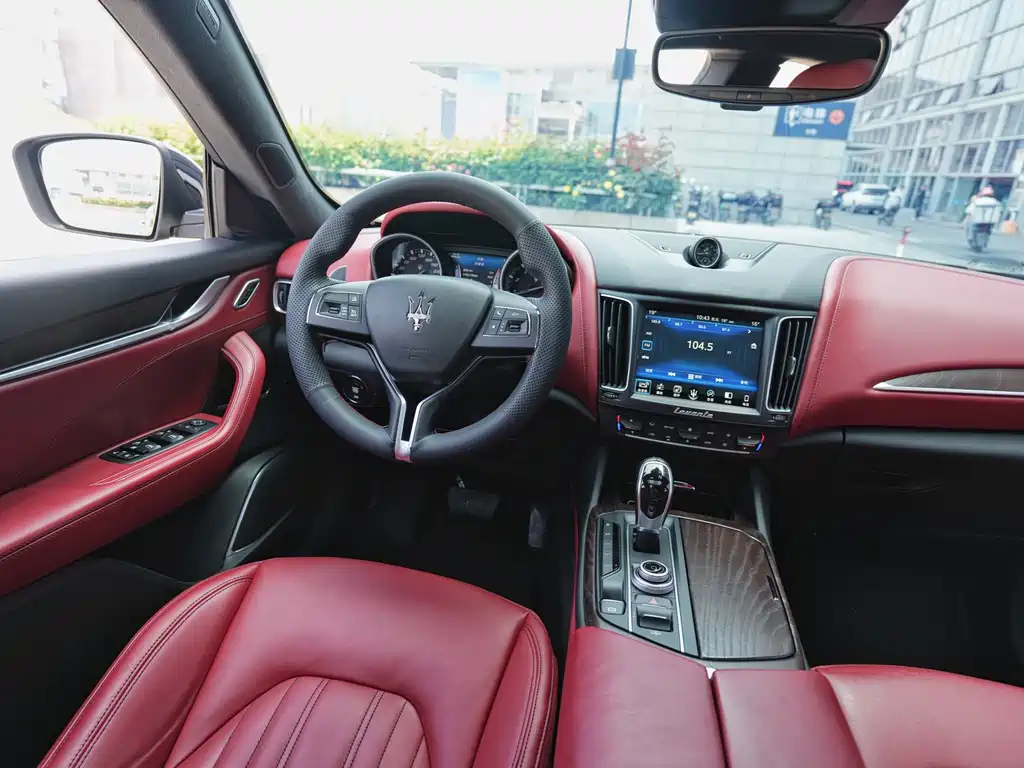 Maserati Levante 2018 — фото 10