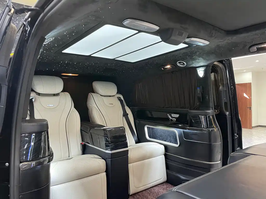 Mercedes-Benz V-Class 2019 — фото 12