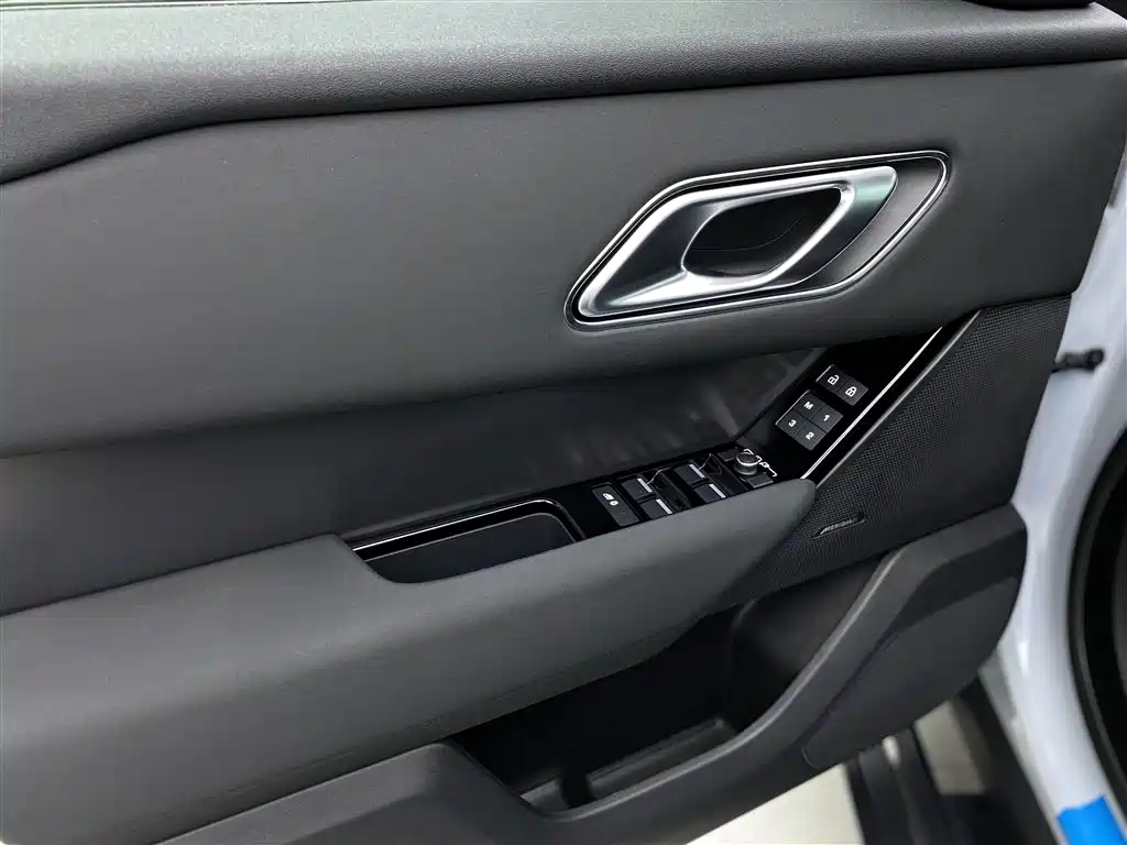 Land Rover Range Rover Velar 2024 — фото 21