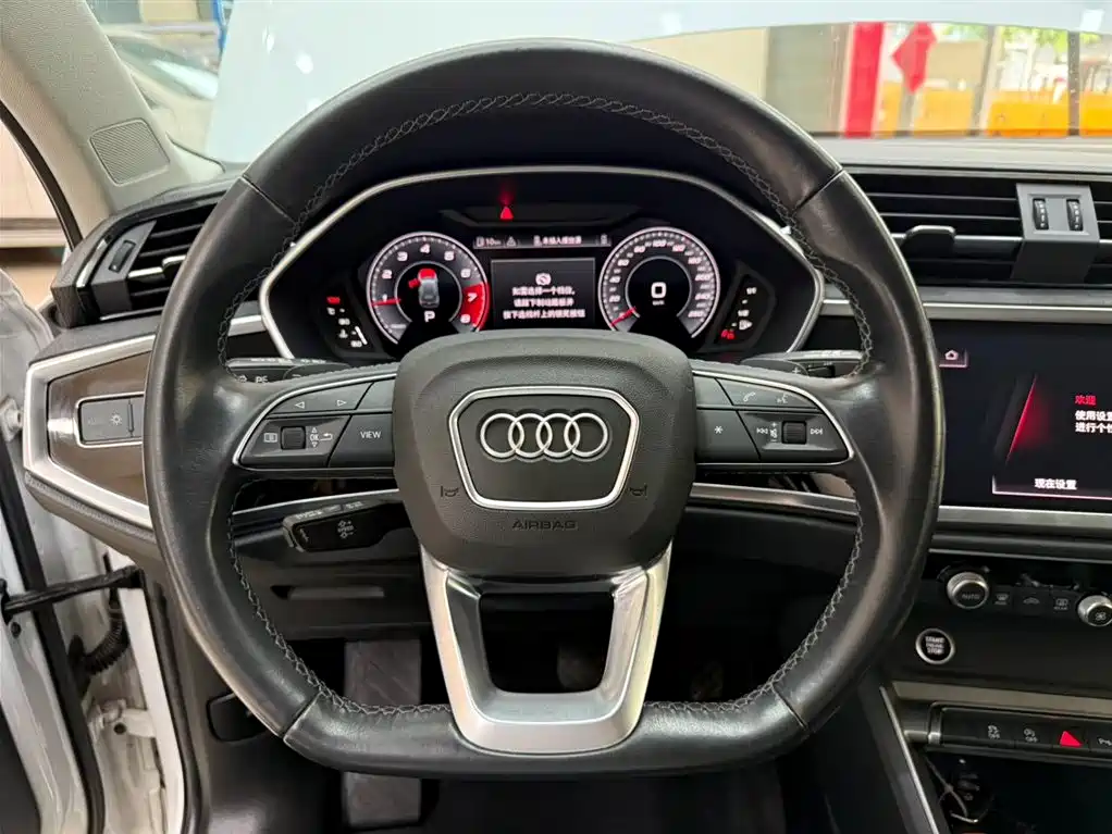 Audi Q3 2022 — фото 11