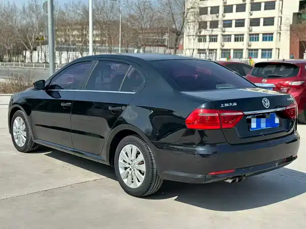 Volkswagen Lavida 2013