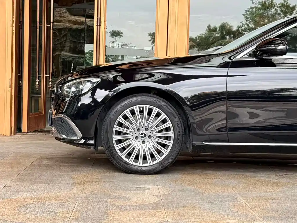 Mercedes-Benz E-Class 2022 — фото 4