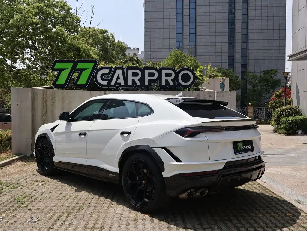 Lamborghini Urus 2023 — фото 11