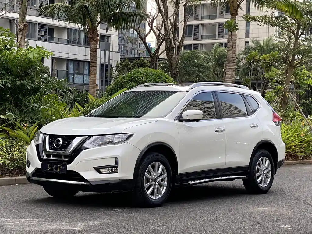 Nissan X-Trail 2018 — фото 1
