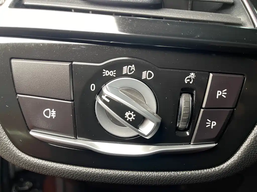 BMW 5 Series 2021 — фото 17