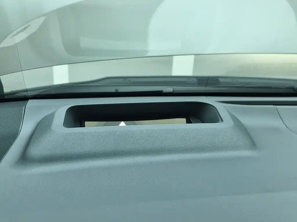 Toyota Vellfire 2023 — фото 13