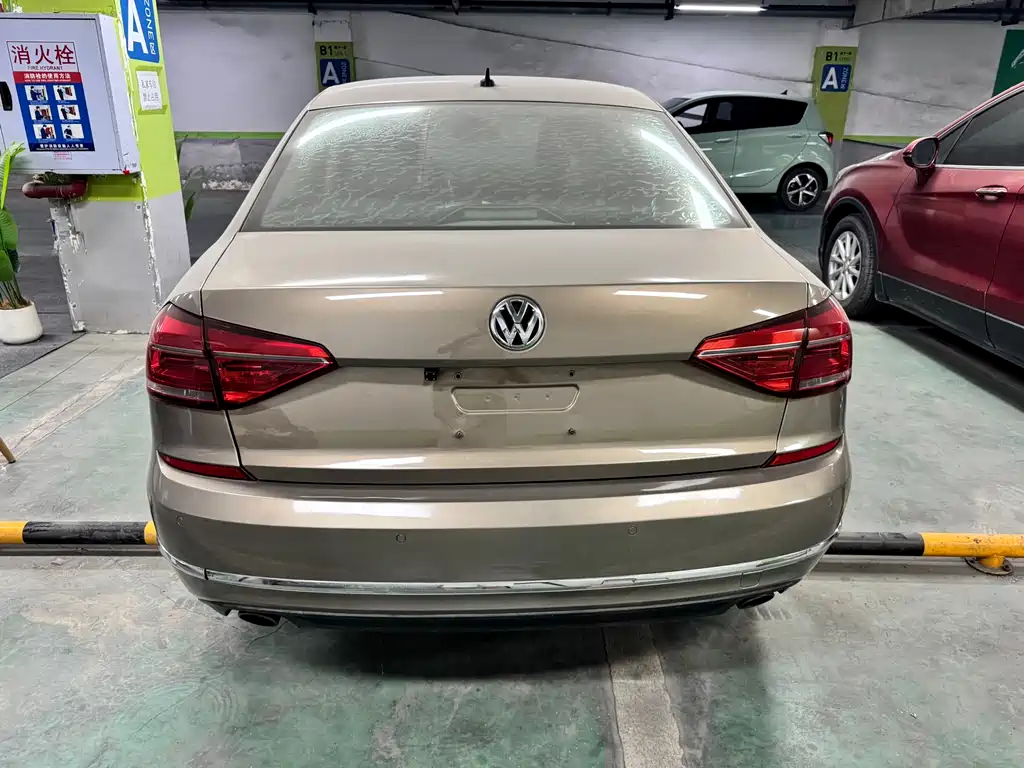 Volkswagen Passat 2017 — фото 9