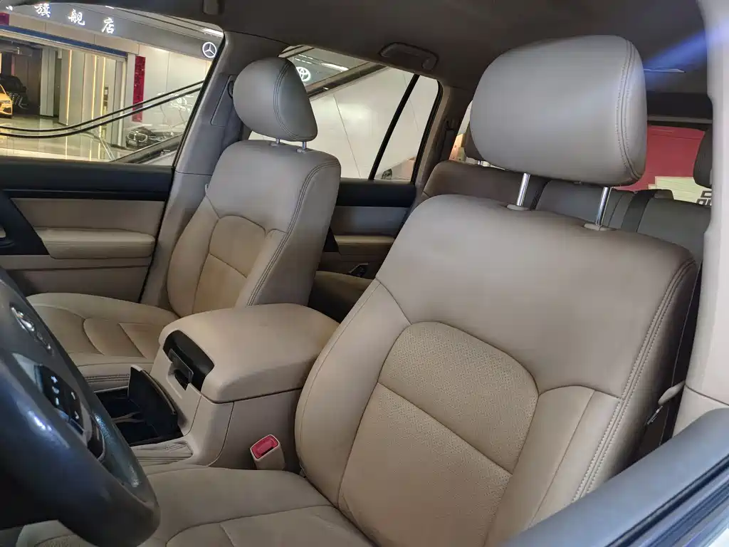 Toyota Land Cruiser 2015 — фото 12