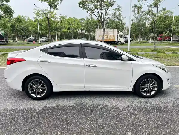 Hyundai Elantra Langdong 2015