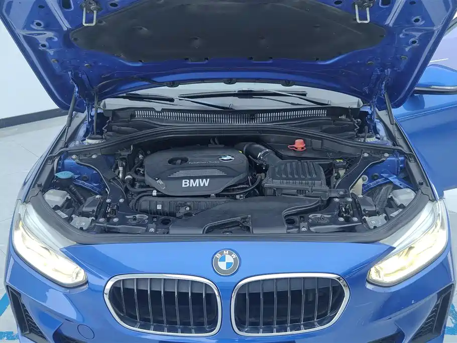 BMW 1 Series 2019 — фото 10