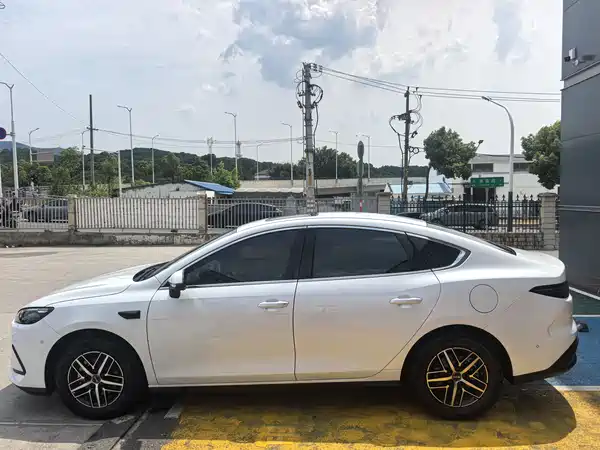BYD Seal 05 DM-i 2025