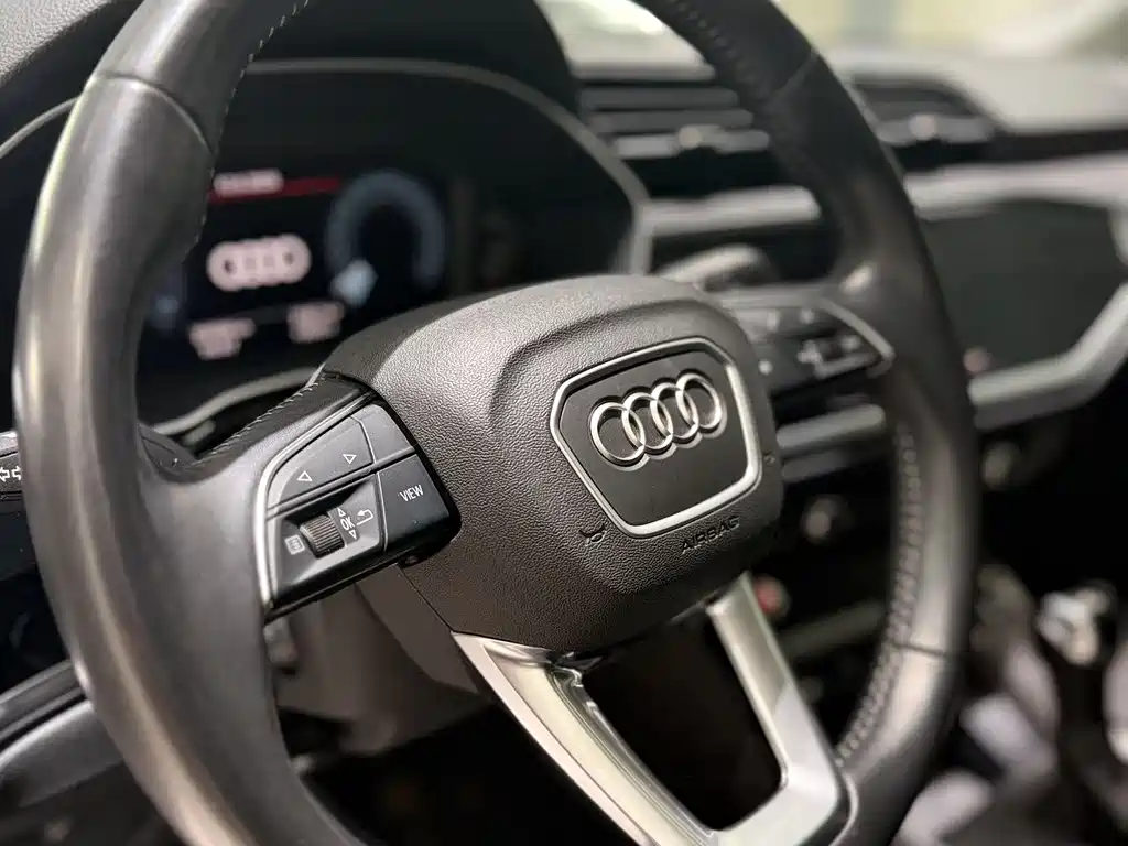 Audi Q3 2023 — фото 7