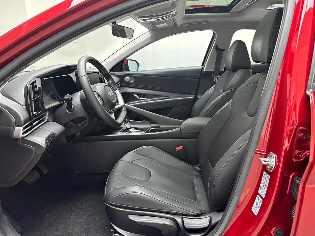 Hyundai Elantra 2022