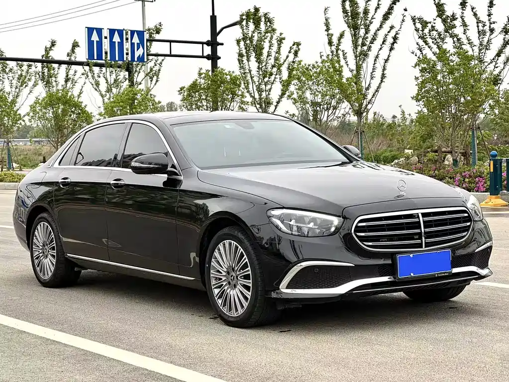 Mercedes-Benz E-Class 2023 — фото 3