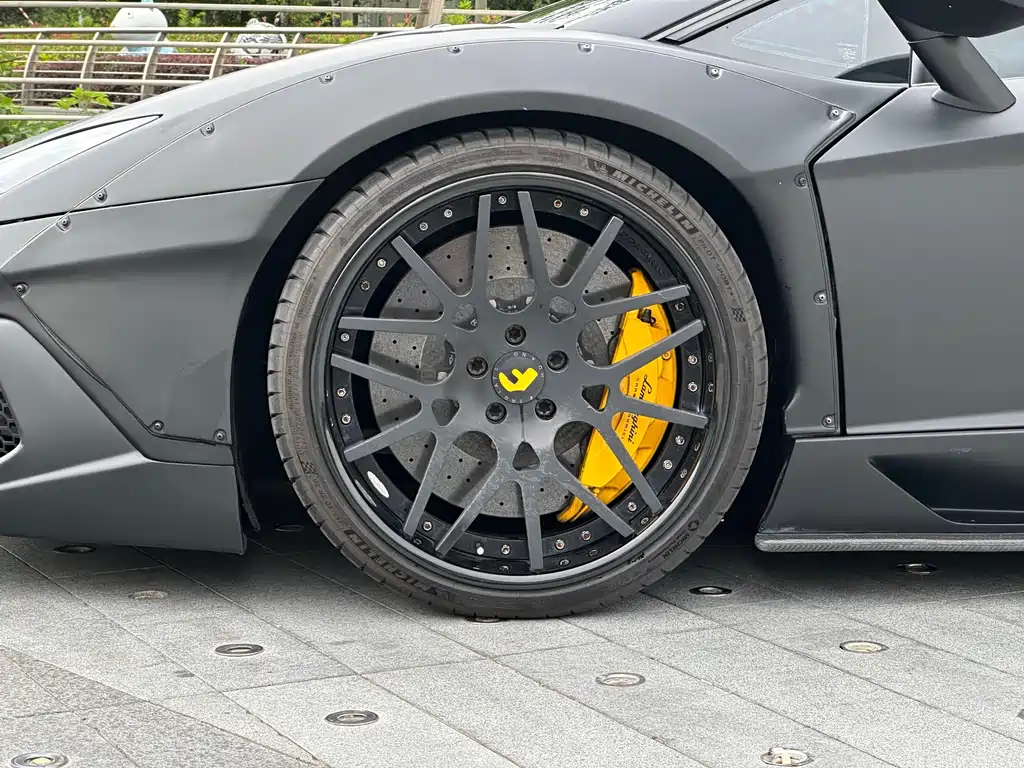 Lamborghini Aventador 2014 — фото 10