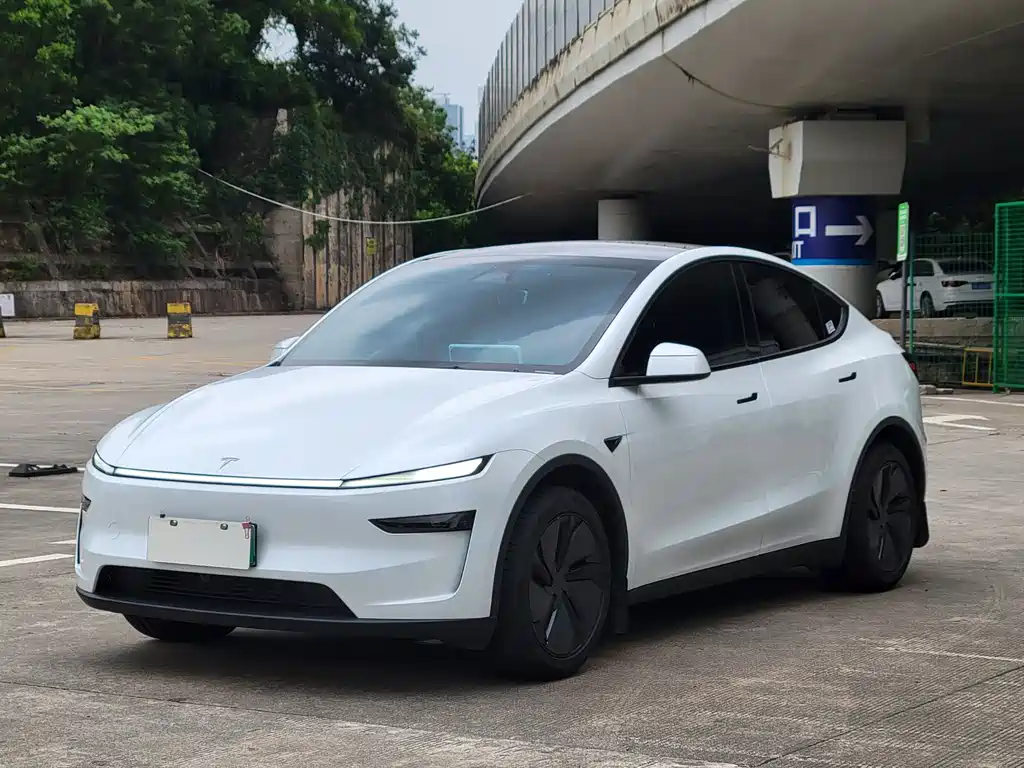 Tesla Model Y 2026 — фото 1