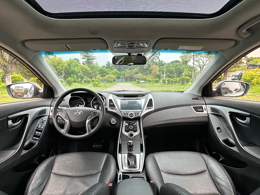 Hyundai Elantra Langdong 2017 — фото 15