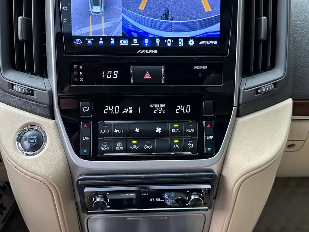 Toyota Land Cruiser 2018 — фото 26