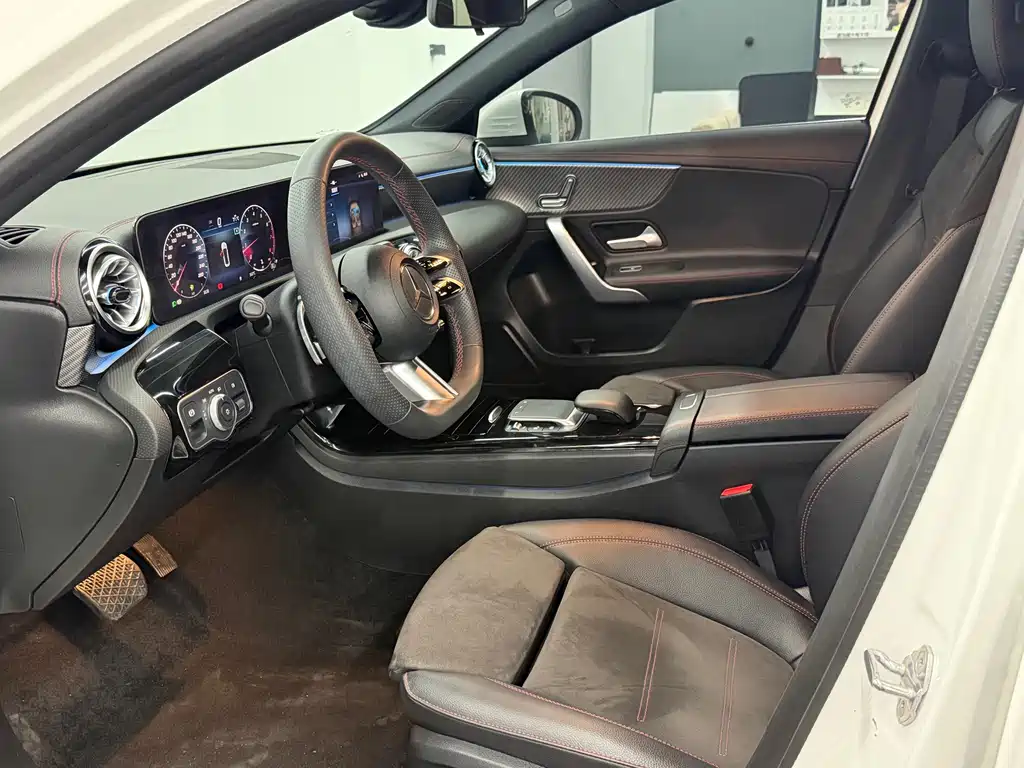 Mercedes-Benz A-Class 2023 — фото 5