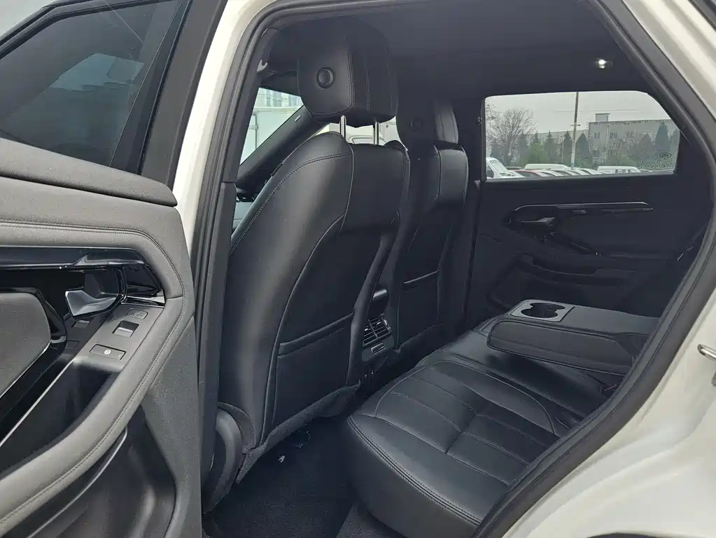 Land Rover Evoque 2021 — фото 4