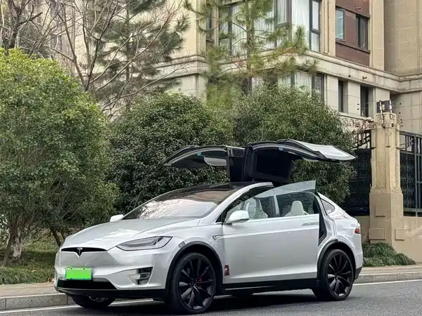 Tesla Model X 2016