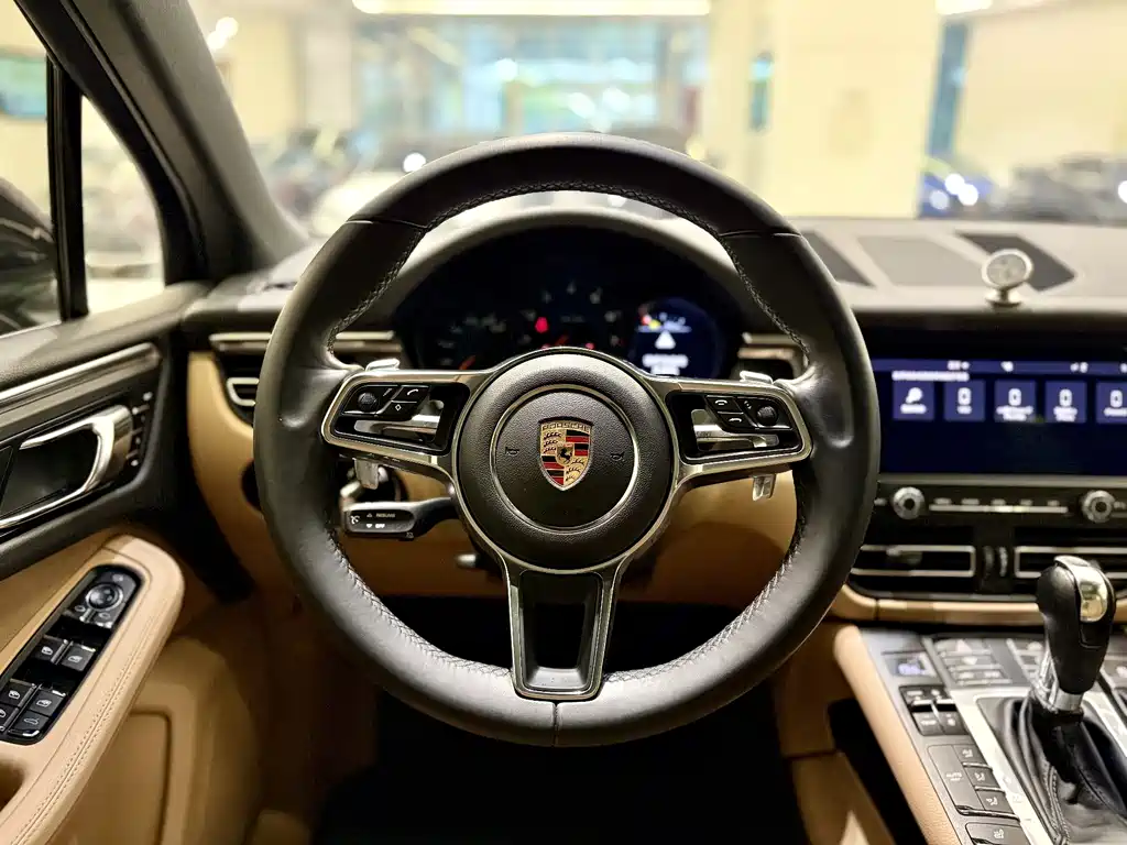 Porsche Macan 2019 — фото 10