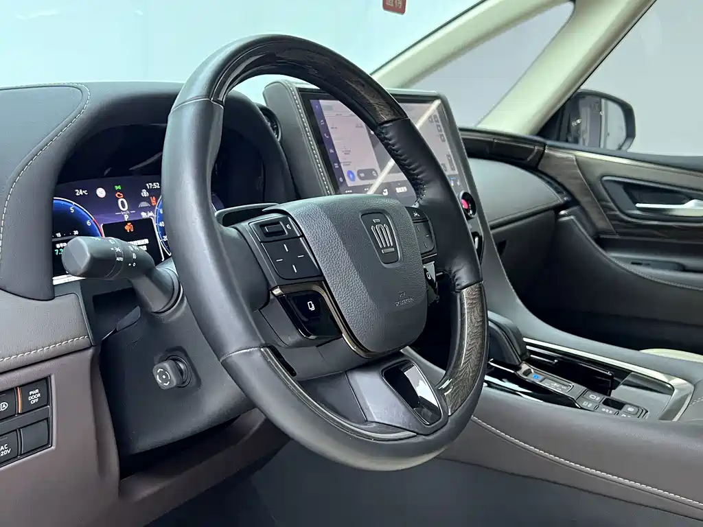 Toyota Vellfire 2024 — фото 18