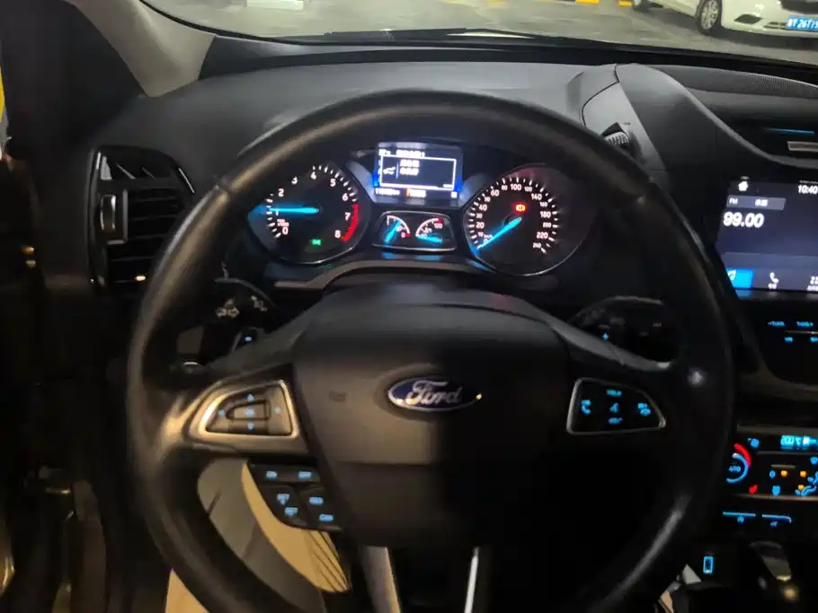 Ford Kuga 2017 — фото 15