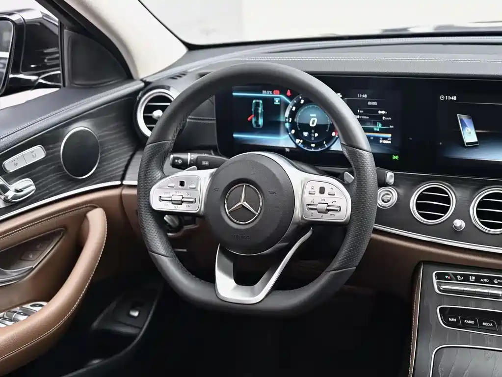 Mercedes-Benz E-Class 2020 — фото 16