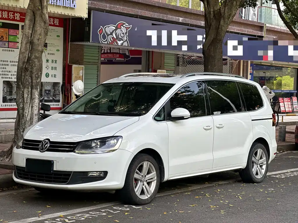 Volkswagen Sharan 2017 — фото 1