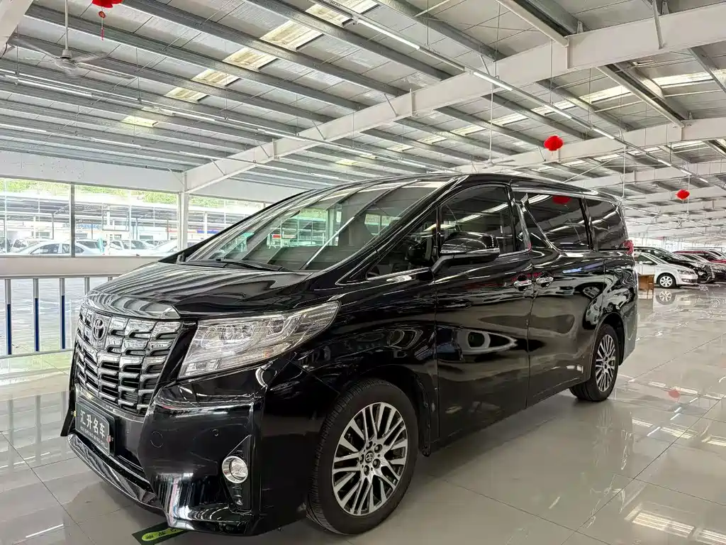Toyota Alphard 2017 — фото 1