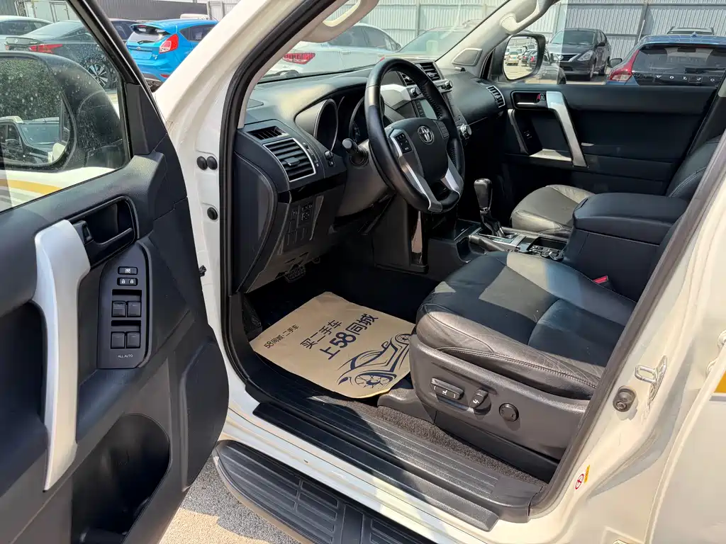 Toyota Prado 2016 — фото 13
