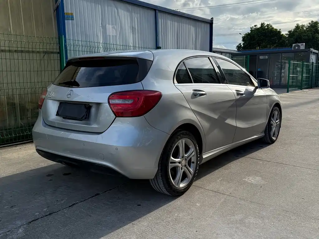 Mercedes-Benz A-Class 2015 — фото 18