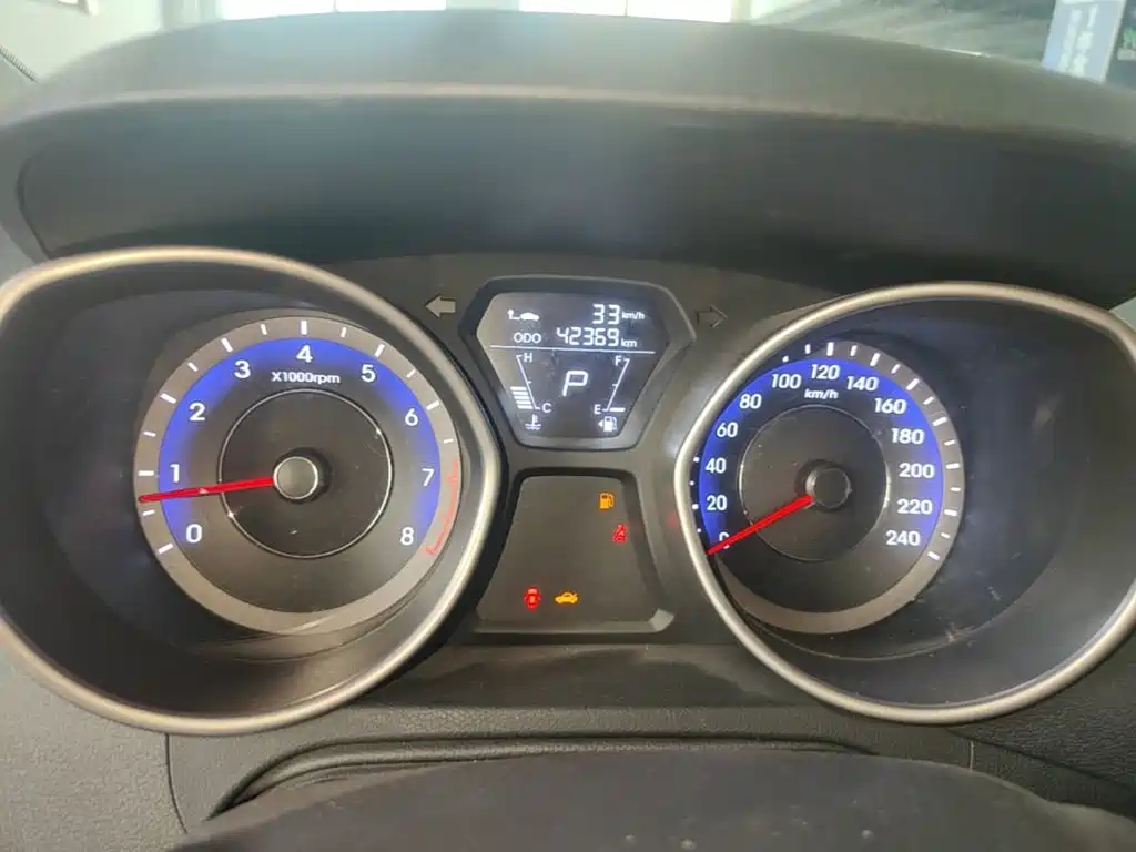 Hyundai Elantra Langdong 2018 — фото 12