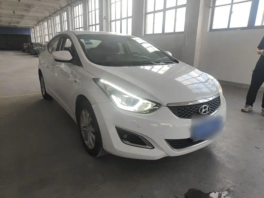 Hyundai Elantra Langdong 2018 — фото 4