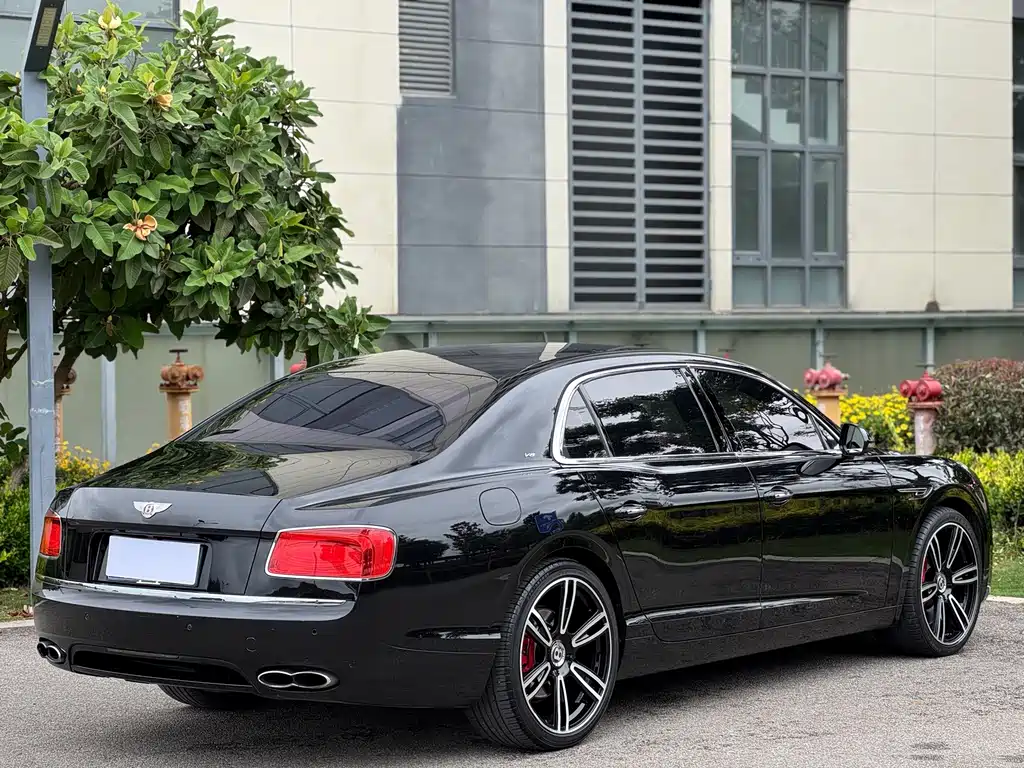 Bentley Flying Spur 2020 — фото 5