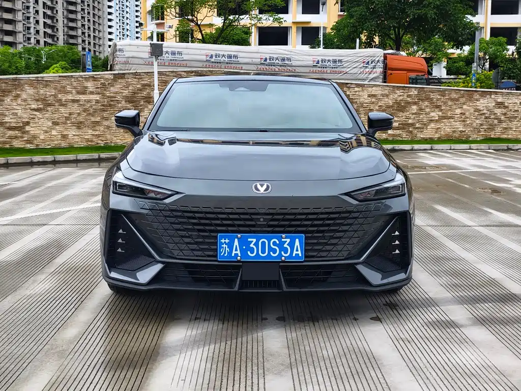 Changan UNI-V 2023 — фото 2