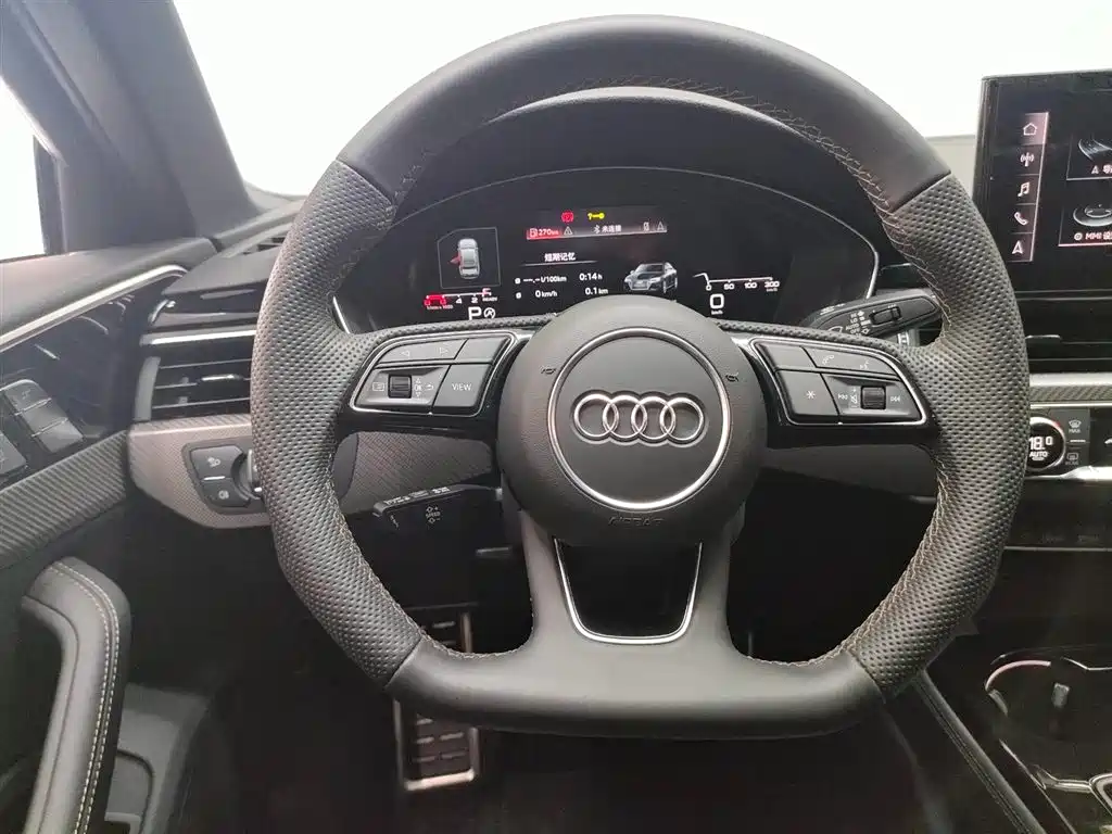 Audi A4L 2024 — фото 12