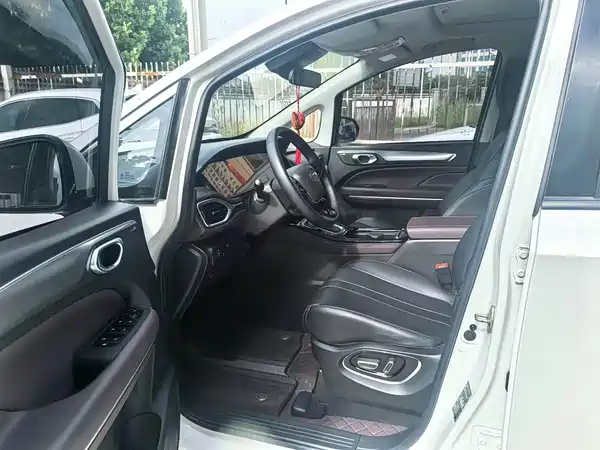 GAC Trumpchi M6 2025