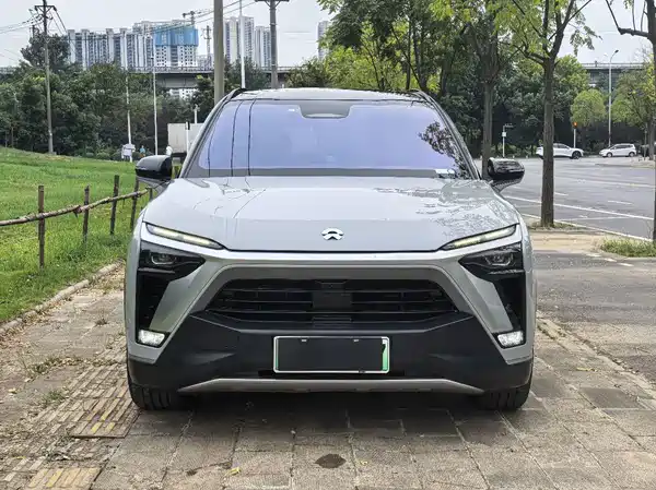 NIO ES8 2021