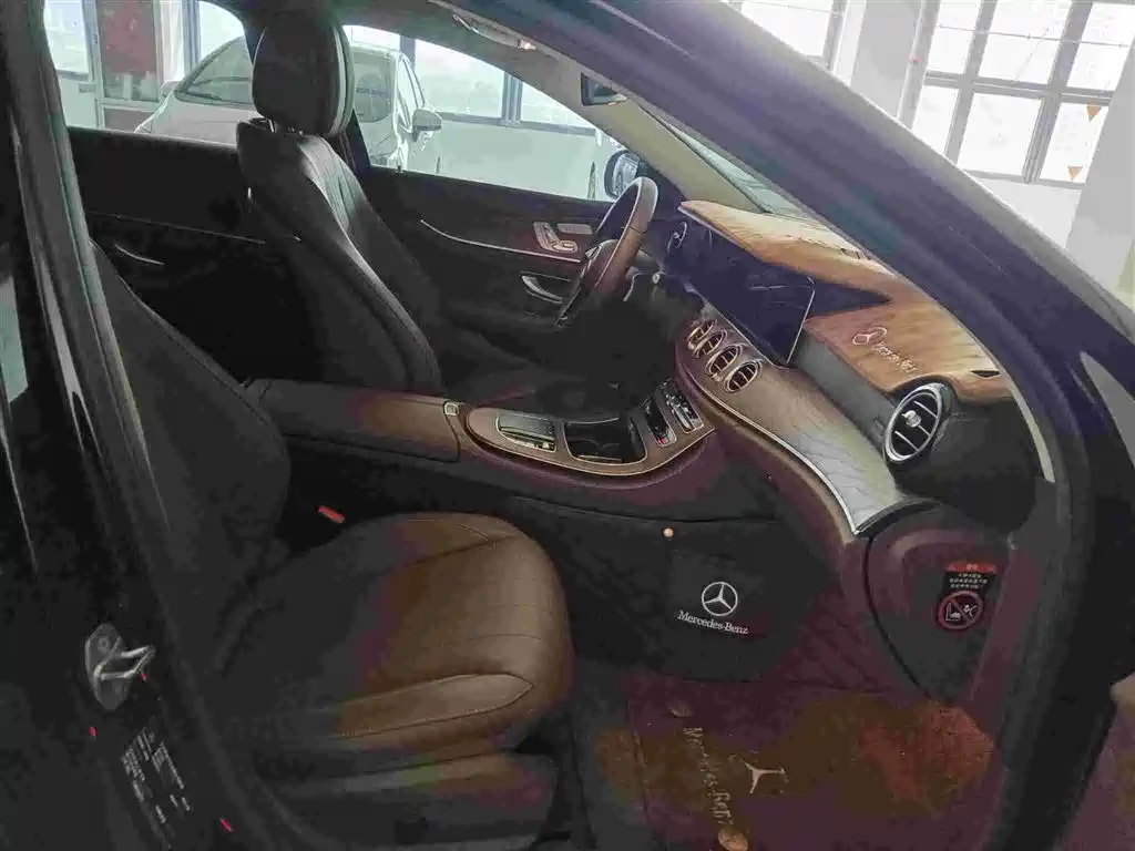 Mercedes-Benz E-Class 2021 — фото 11