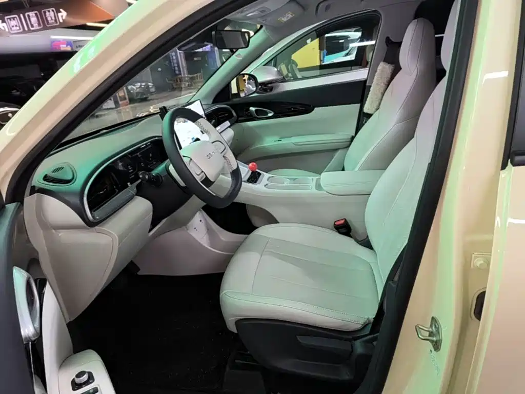 Geely Galaxy Starwish 2025 — фото 15