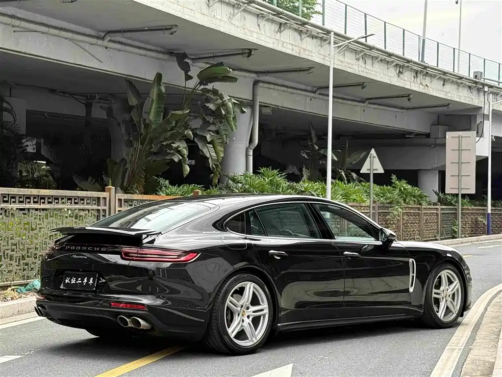 Porsche Panamera 2019 — фото 24