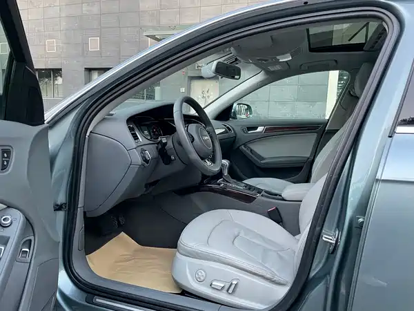 Audi A4L 2015