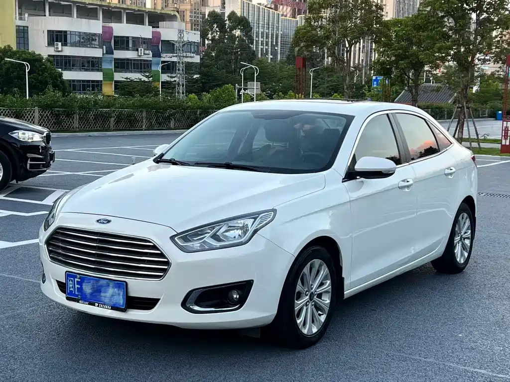 Ford Escort 2015 — фото 1