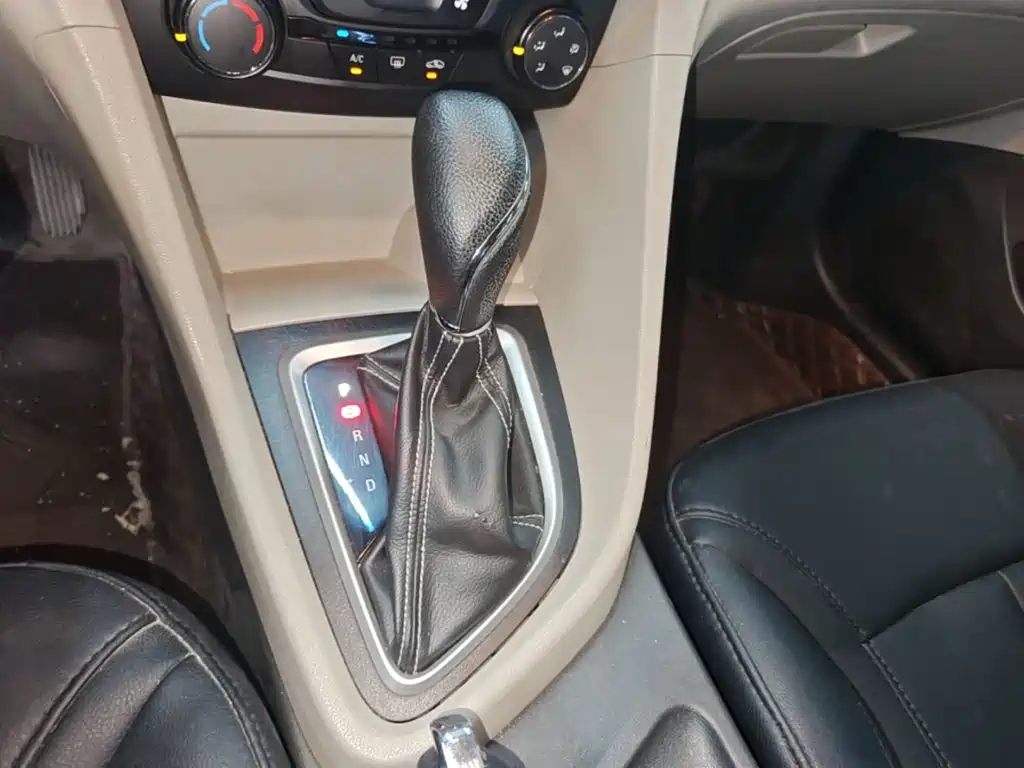 Buick Excelle 2017 — фото 14